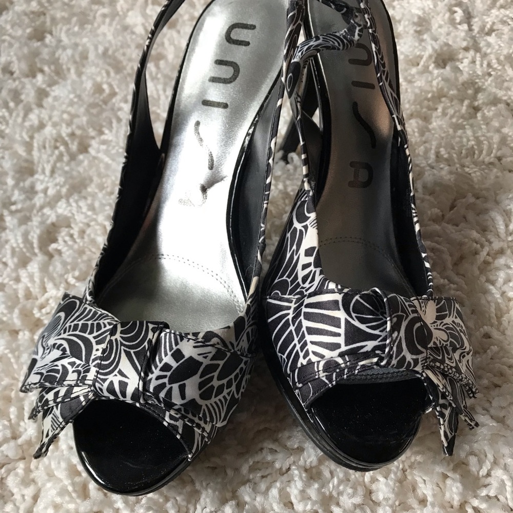 Unisa | Satin B&W Peep Toe Heels | Size 8